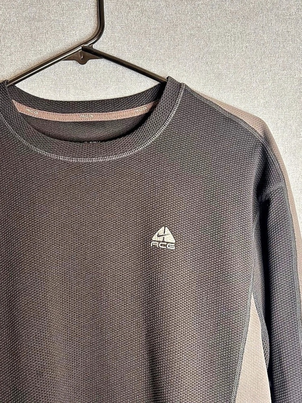 Nike ACG Nike Fit Dry Waffle Knit Men's Medium Black Long Sleeve Thermal